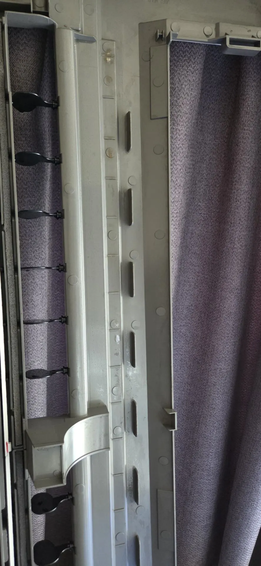 "천장 에어컨 주변 벽지가 왜 이렇지?" 숨겨진 곰팡이 지도가 그려지고 있습니다. 경기광주 에어컨 분해청소 라온케어가 발견한 시스템 에어컨의 검은 비밀 사진 6