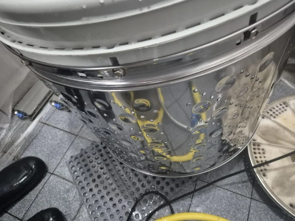 💸 ⏰ "세탁기 청소 안 하면 돈이 새어 나갑니다!" 당장은 몰랐던 '보이지 않는 비용'과 세탁기의 수명에 대해 성남 세탁기 분해청소 라온케어가 알려드리겠습니다. 사진 7